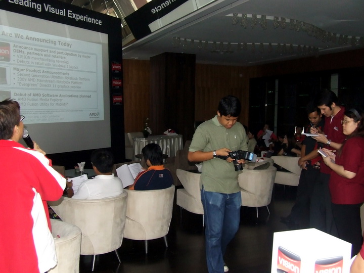 104 104 พาชมบรรยากาศงานเปิดตัว AMD VISION