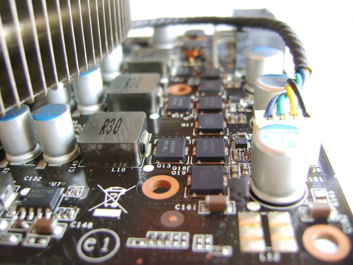 dsc04805 720x540 msi N460GTX Cyclone 768D5 OC EDITION