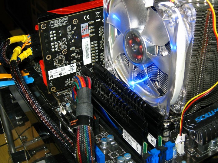 gskill_f3-17600_4gbpis_17