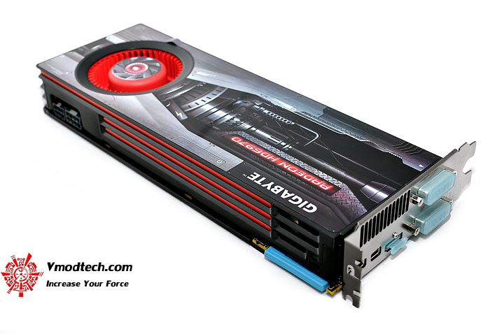 dsc 0069 GIGABYTE AMD Radeon HD 6970 2GB GDDR5 Debut Review