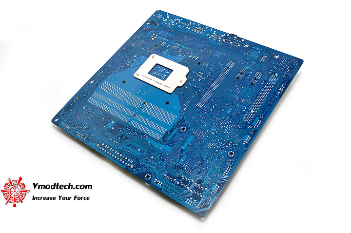 dsc 0201 The Sandy Bridge Review: Intel Core i7 2600K and Core i5 2500K Tested