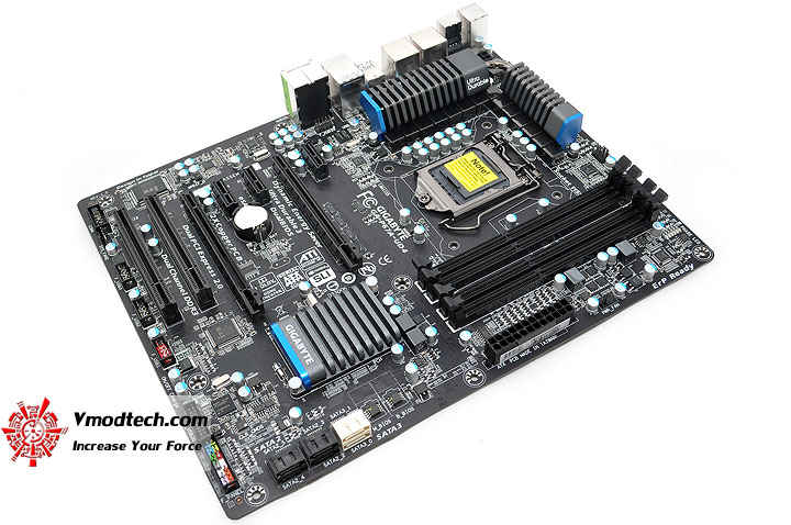 dsc 0260 GIGABYTE P67A UD4 Motherboard Review