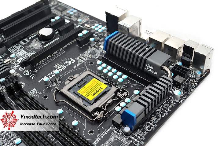 dsc 02641 GIGABYTE P67A UD4 Motherboard Review