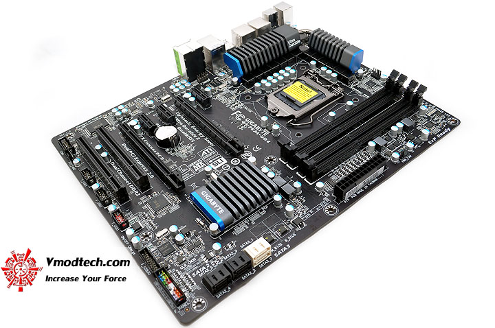 dsc 0270 GIGABYTE P67A UD4 Motherboard Review