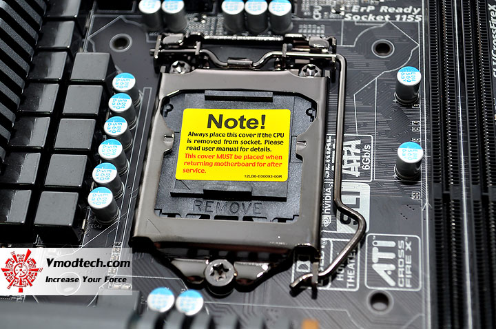 dsc 0129 GIGABYTE P67A UD7 Motherboard Review