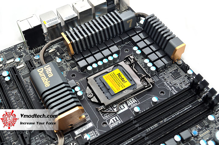 dsc 0130 GIGABYTE P67A UD7 Motherboard Review