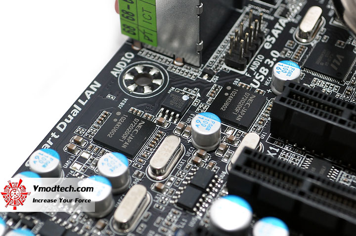 dsc 0139 GIGABYTE P67A UD7 Motherboard Review