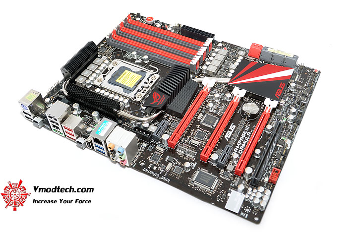 dsc 0005 ASUS RAMPAGE III FORMULA Motherboard Review