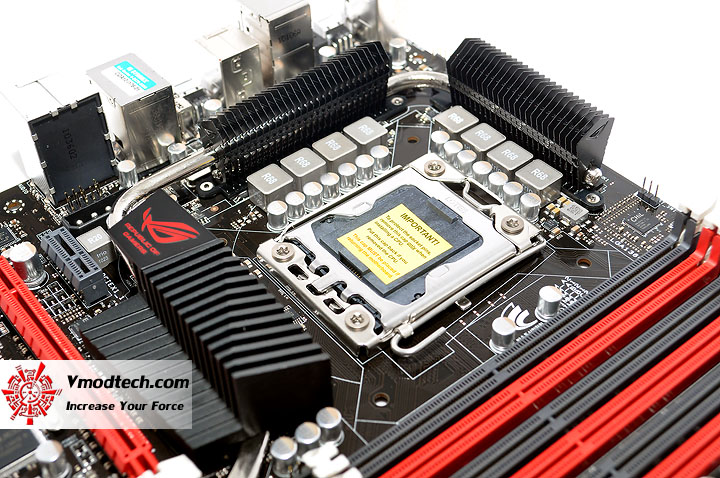 dsc 0008 ASUS RAMPAGE III FORMULA Motherboard Review