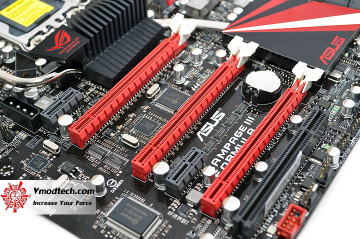 dsc 0017 ASUS RAMPAGE III FORMULA Motherboard Review