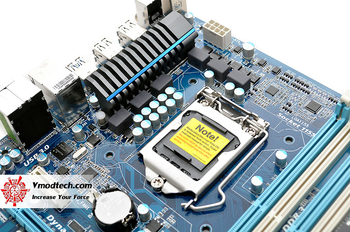 dsc 0007 GIGABYTE P67A UD3 Motherboard Review