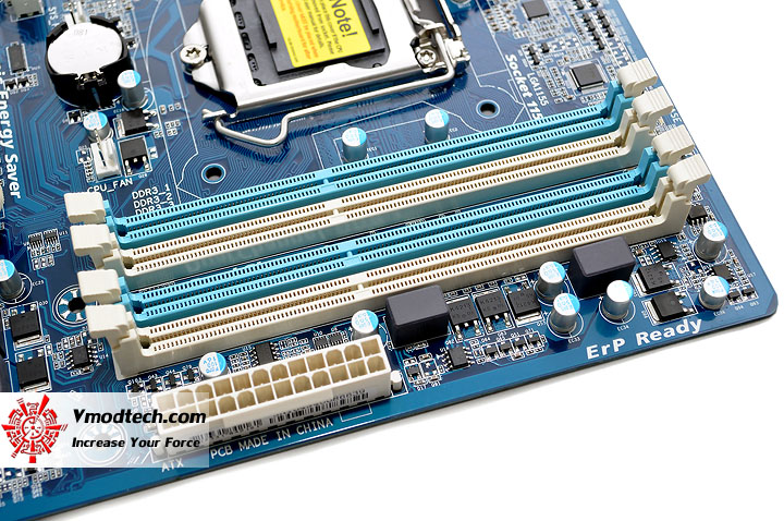 dsc 0010 GIGABYTE P67A UD3 Motherboard Review