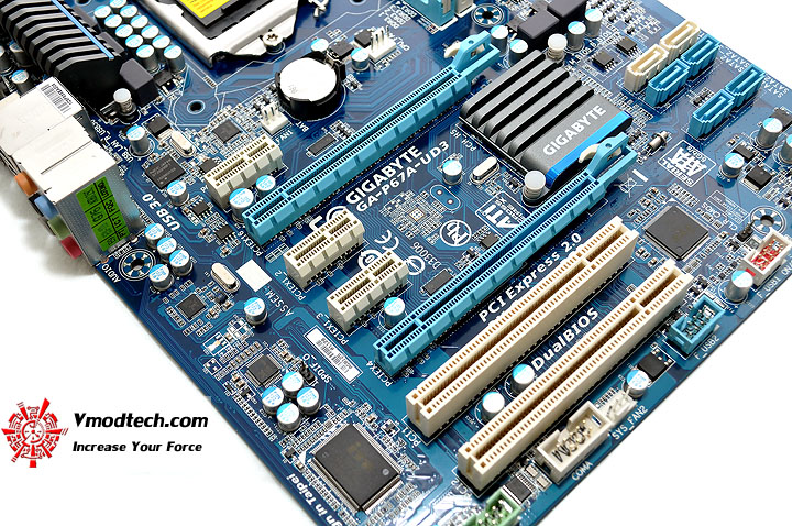 dsc 0011 GIGABYTE P67A UD3 Motherboard Review