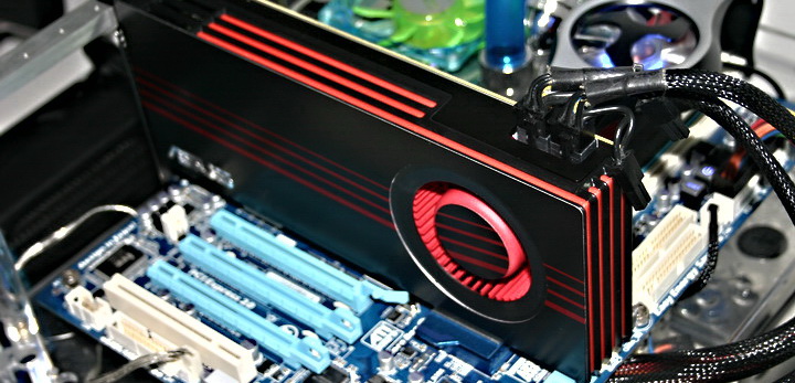 img 0301 ASUS Radeon HD6870 1GB DDR5 Review