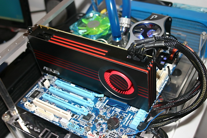 img 0313 ASUS Radeon HD6870 1GB DDR5 Review