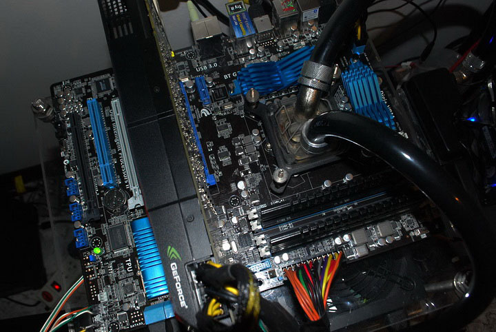 dsc 0100 Galaxy Nvidia GeForce GTX 570 Review