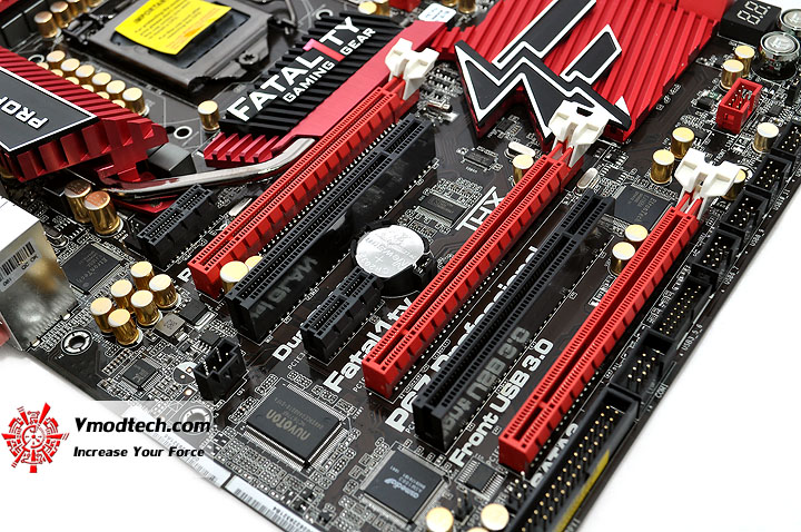 dsc 0016 ASRock Fatal1ty P67 Professional Motherboard Review