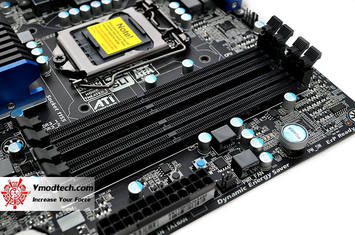 dsc 0012 GIGABYTE P67A UD5 Motherboard Review