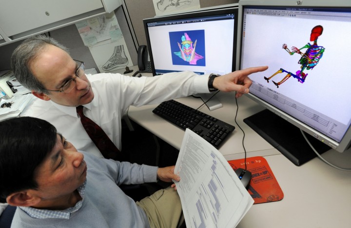 researcher digital dummy 1 720x467 ฟอร์ดบุกเบิกนวัตกรรมใหม่เพื่อความปลอดภัย พัฒนาหุ่นจำลองเด็กสำหรับทดสอบการชนแบบดิจิทัลตัวแรกๆ ของโลก  