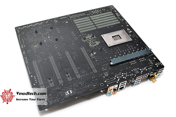 dsc 0020 Intel Core i7 990X Extreme Edition & ASUS Rampage III Black Edition Review