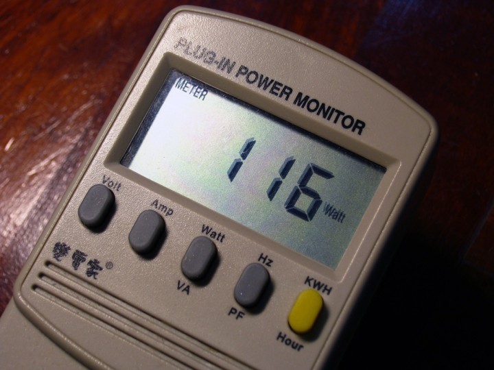 watt default idel 720x540 Inno3D GeForce GTX580 : Review