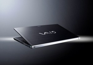 z h01 hero x 300x210 บรรยากาศงานเปิดตัวสุดยอดโน๊ตบุ๊คขนาดพกพาทรงประสิทธิภาพ SONY VAIO Z Series