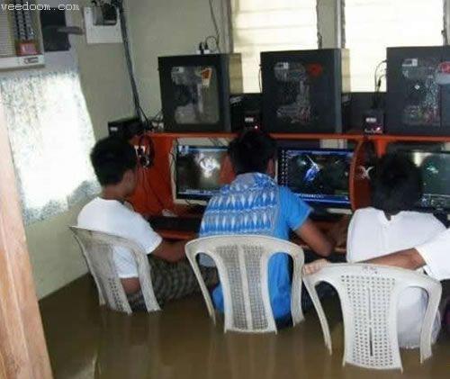 302032 10150331413584234 547834233 8104700 1093900077 n RAZER naga epic Elite MMO Gaming Mouse