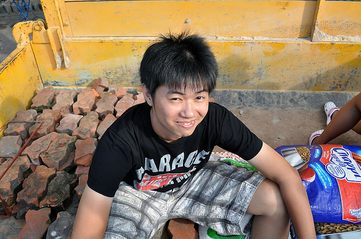 dsc_0033 dsc 0033 Vmodtech.com ออกช่วยสุนัขที่ประสบภัยน้ำท่วม