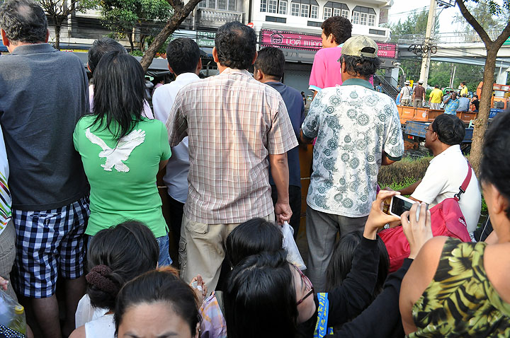 dsc 0083 Vmodtech.com ออกช่วยสุนัขที่ประสบภัยน้ำท่วม