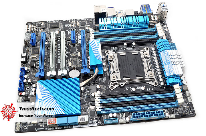 dsc 0051 ASUS P9X79 PRO Motherboard Review