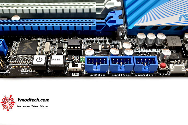 dsc 0060 ASUS P9X79 PRO Motherboard Review