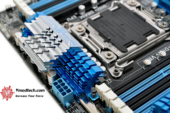 dsc 0101 ASUS P9X79 PRO Motherboard Review