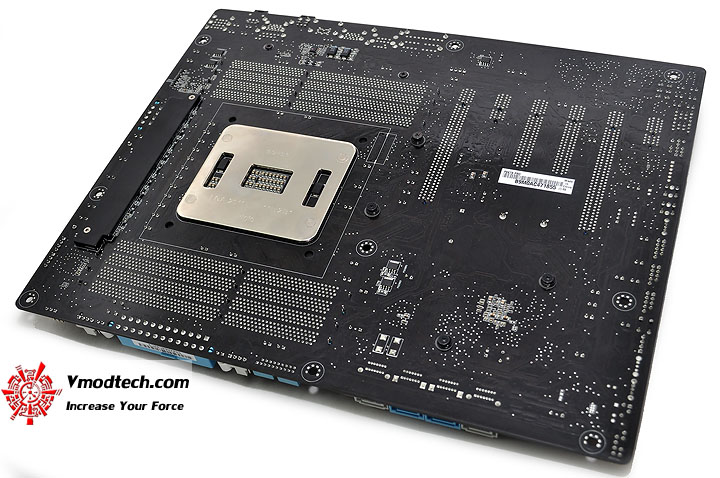 dsc 0110 ASUS P9X79 PRO Motherboard Review