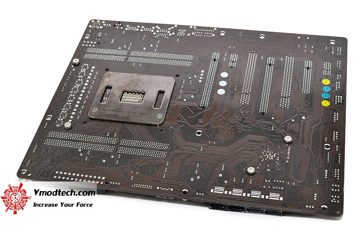 dsc 0135 ASRock X79 Extreme4 Motherboard Review
