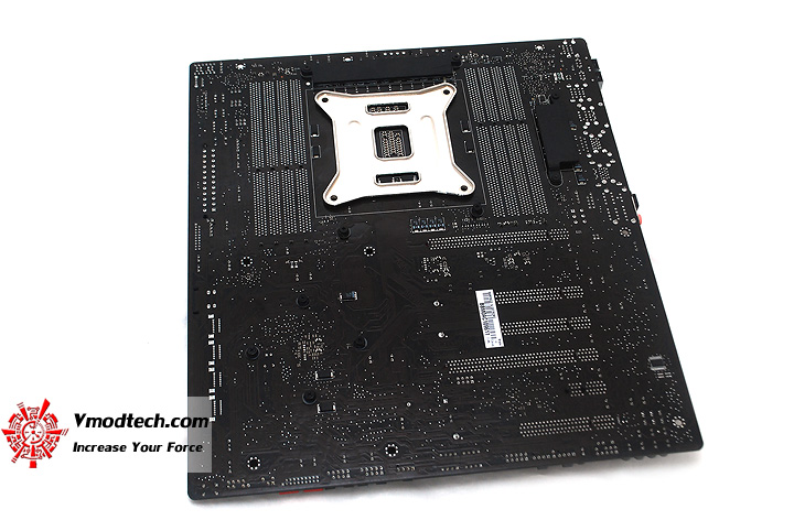 19 ASUS RAMPAGE IV EXTREME LGA 2011 Motherboard