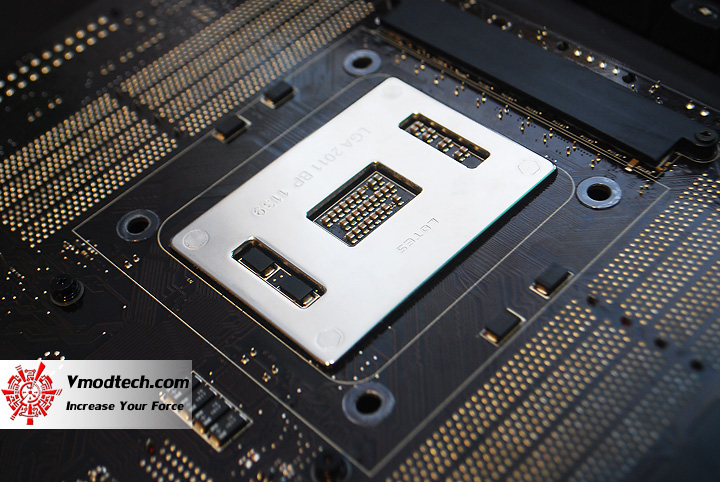 22 ASUS RAMPAGE IV EXTREME LGA 2011 Motherboard