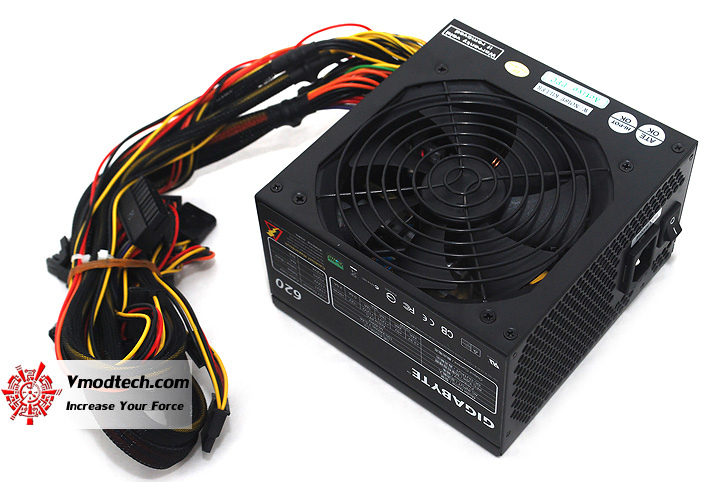 dsc 2414 GIGABYTE Superb E620 80+ Power Supply