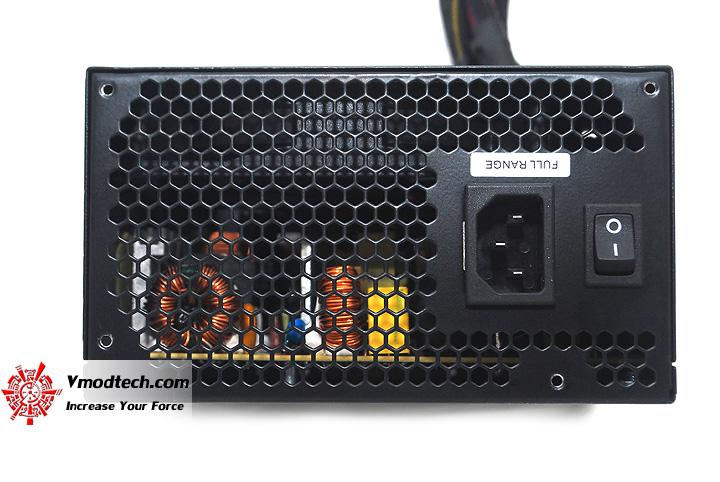 dsc 2417 GIGABYTE Superb E620 80+ Power Supply