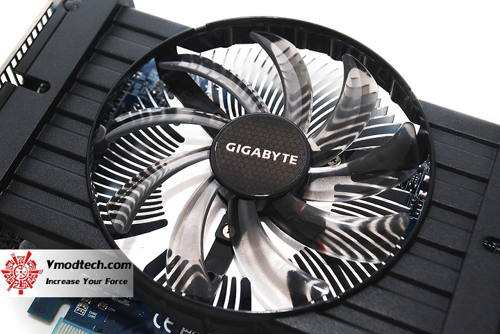 dsc 2716 GIGABYTE AMD Radeon HD7770 GHz Edition