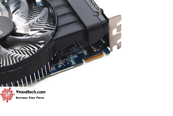 dsc 2720 GIGABYTE AMD Radeon HD7770 GHz Edition