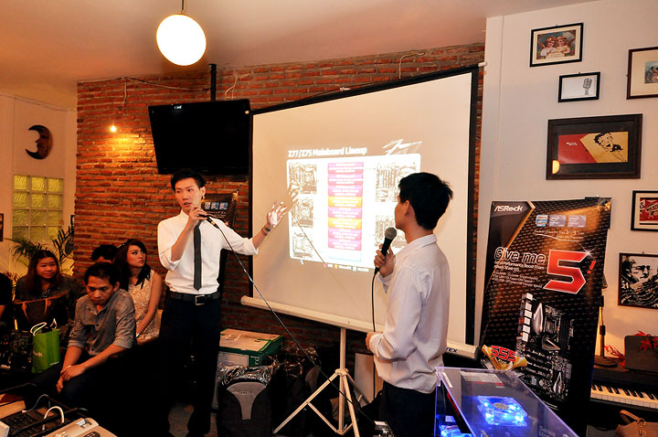 23 ASRock Thank You Party : 555 Chilly at Night