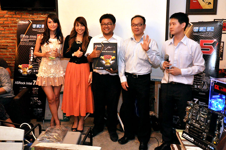 27 ASRock Thank You Party : 555 Chilly at Night