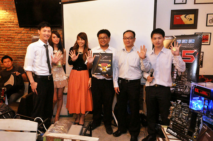 28 ASRock Thank You Party : 555 Chilly at Night