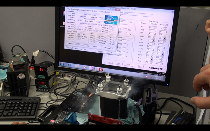 4 ความมหัศจรรย์อันน่าเหลือเชื่อ : เมนบอร์ด GIGABYTE พร้อมทุบสถิติโลกด้วยสัญญาณนาฬิกาบน Ivy Bridge ที่เร็วถึง 7.032 GHz