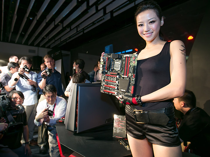 rog_newly_introduces_maximus_v_extreme_motherboard