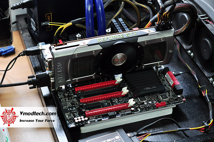 dsc 0802 ASUS ROG MAXIMUS V EXTREME Motherboard Review Part 1