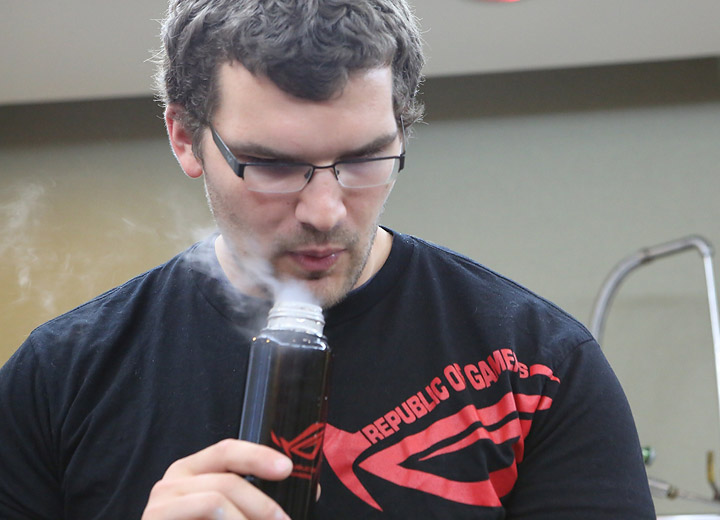 pr-asus-absolute-zero-splav-and-his-rog-tumbler-as-liquid-nitro-beats-coffee pr asus absolute zero splav and his rog tumbler as liquid nitro beats coffee เอซุส จัดหนัก เชิญนักโอเวอร์คล็อกระดับท็อปคลาสของโลกร่วมทดสอบผลิตภัณฑ์ ROG ในงาน Absolute Zero Power User Gathering