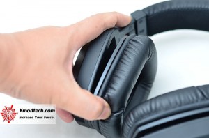 11 300x198 RAZER ELECTRA Music & Gaming Headphones