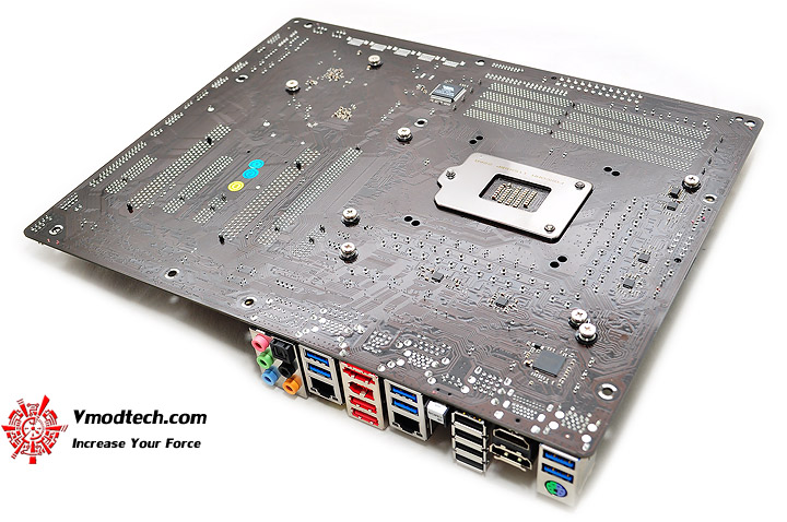 dsc 0132 ASROCK FATAL1TY Z77 PROFESSIONAL Motherboard Review