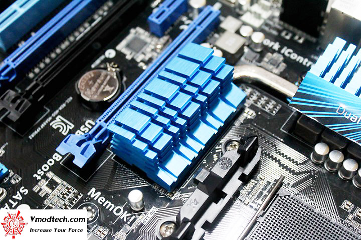 img 5078 720x479 ASUS M5A99FX PRO R2.0 Motherboard Review